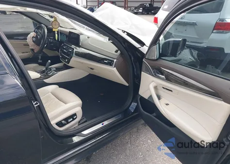 2018 BMW 540I из США, поврежденный, VIN WBAJE5C51JG917867